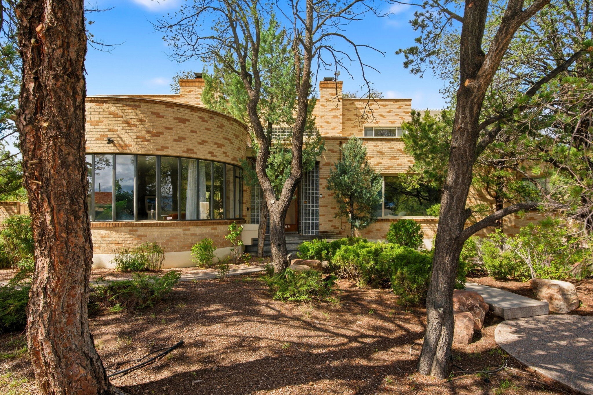 309 Hermosa Drive SE