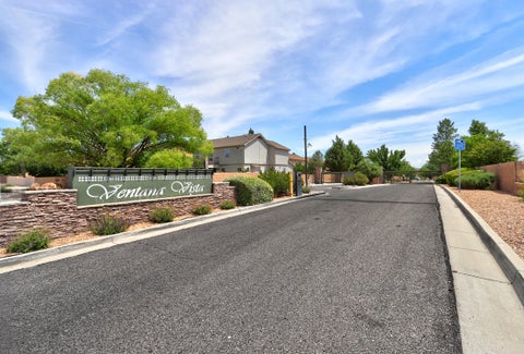 Homes For Sale - 10101 Avenida Vista Sol<br/> Albuquerque, NM 87114