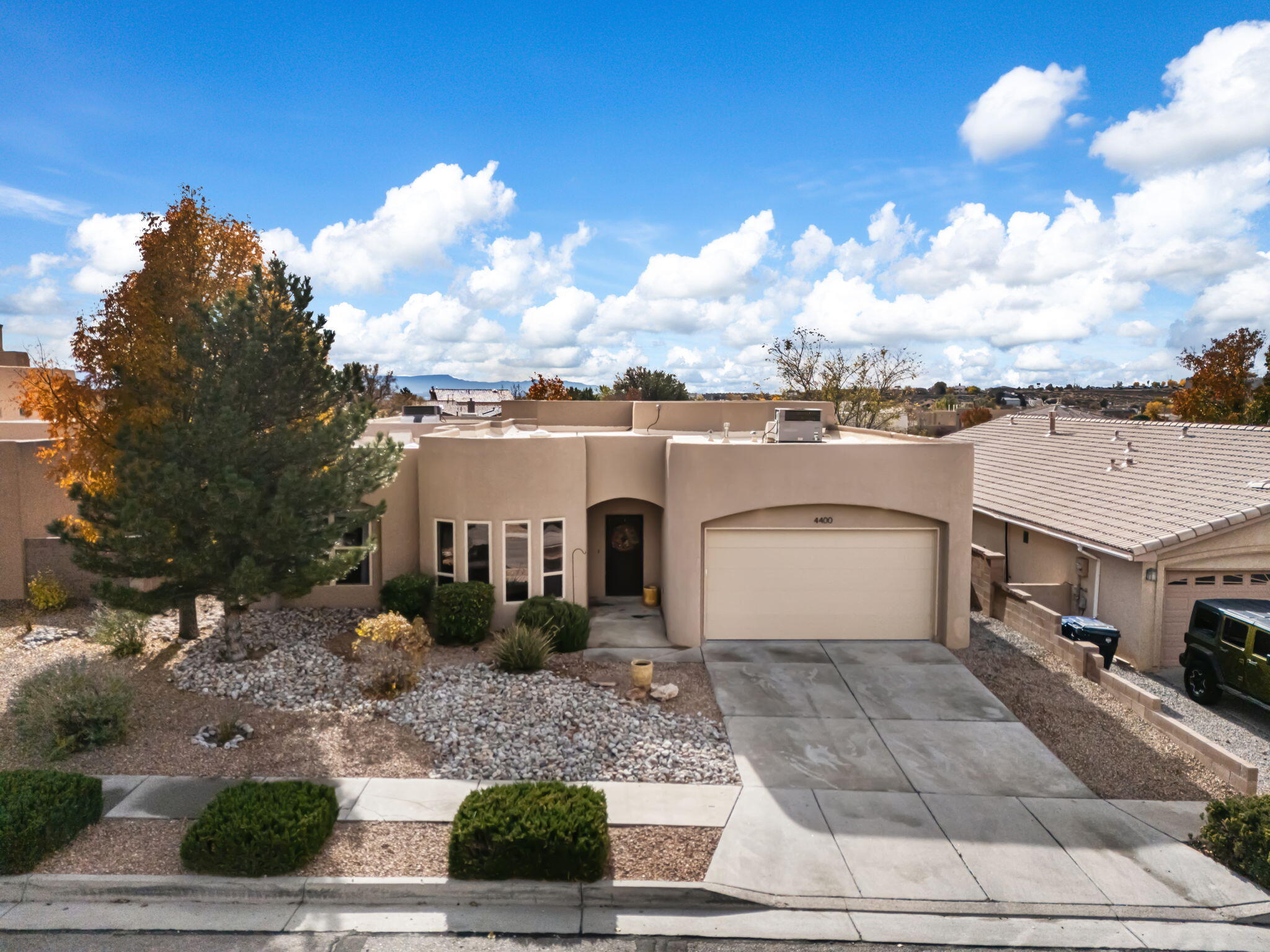 4400 Noche Clara Avenue NW