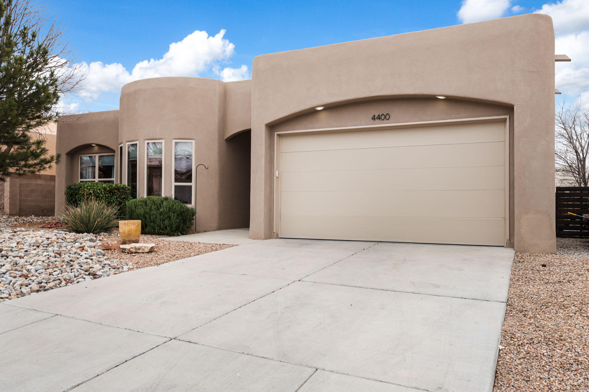 4400 Noche Clara Avenue NW