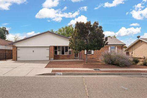 Photo of 9812 Admiral Dewey Avenue NE, Albuquerque, NM 87111 (MLS # 1093370)