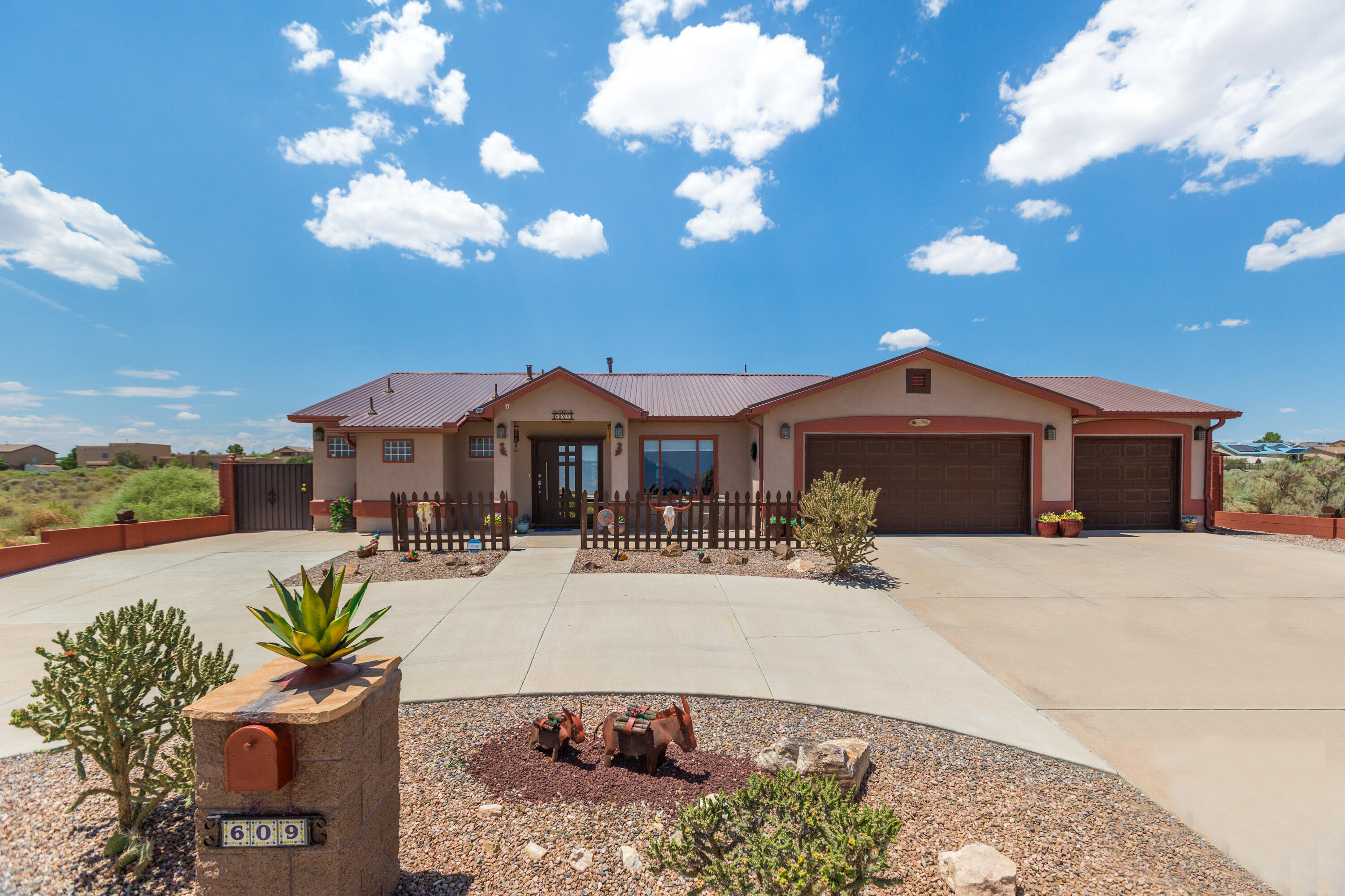 609 10th Street, Rio Rancho, New Mexico image 1