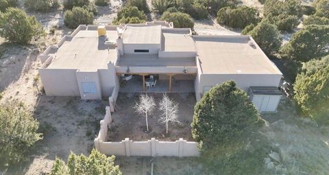 Photo of 44 Camino Benavidez, Santa Fe, NM 87507 (MLS # 1097060)