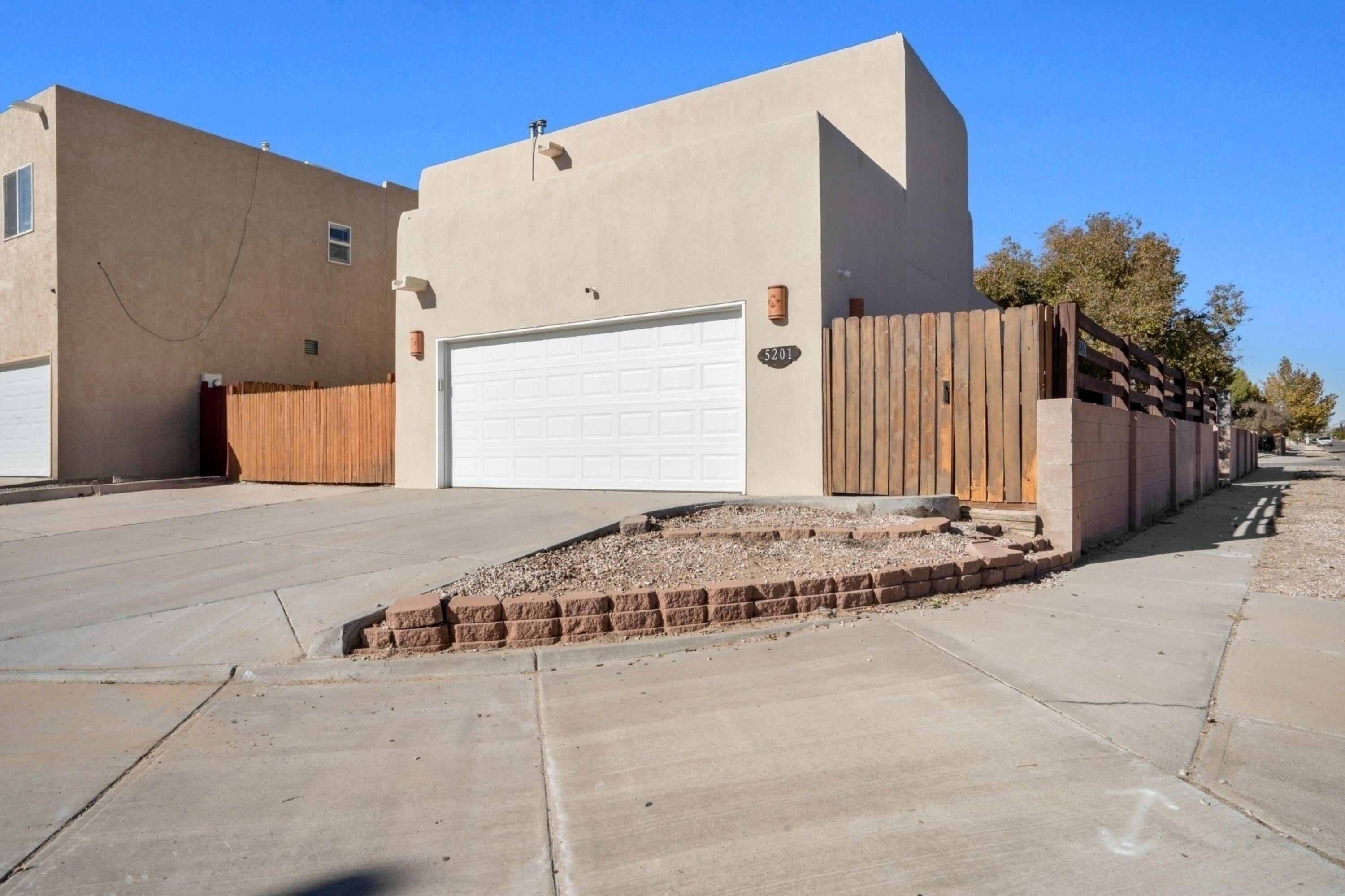 5201 Chris Court, Albuquerque, New Mexico image 2