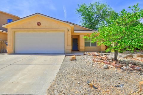 Photo of 1015 Swallow Drive SW, Albuquerque, NM 87121 (MLS # 1102180)