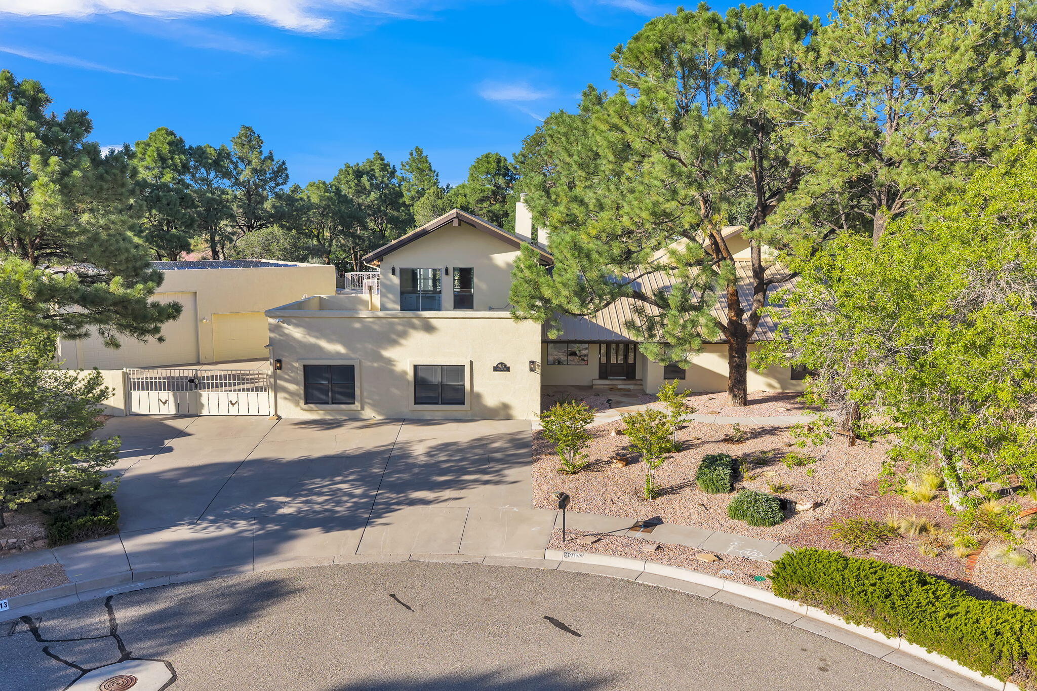 9117 Luna Del Oro Road NE