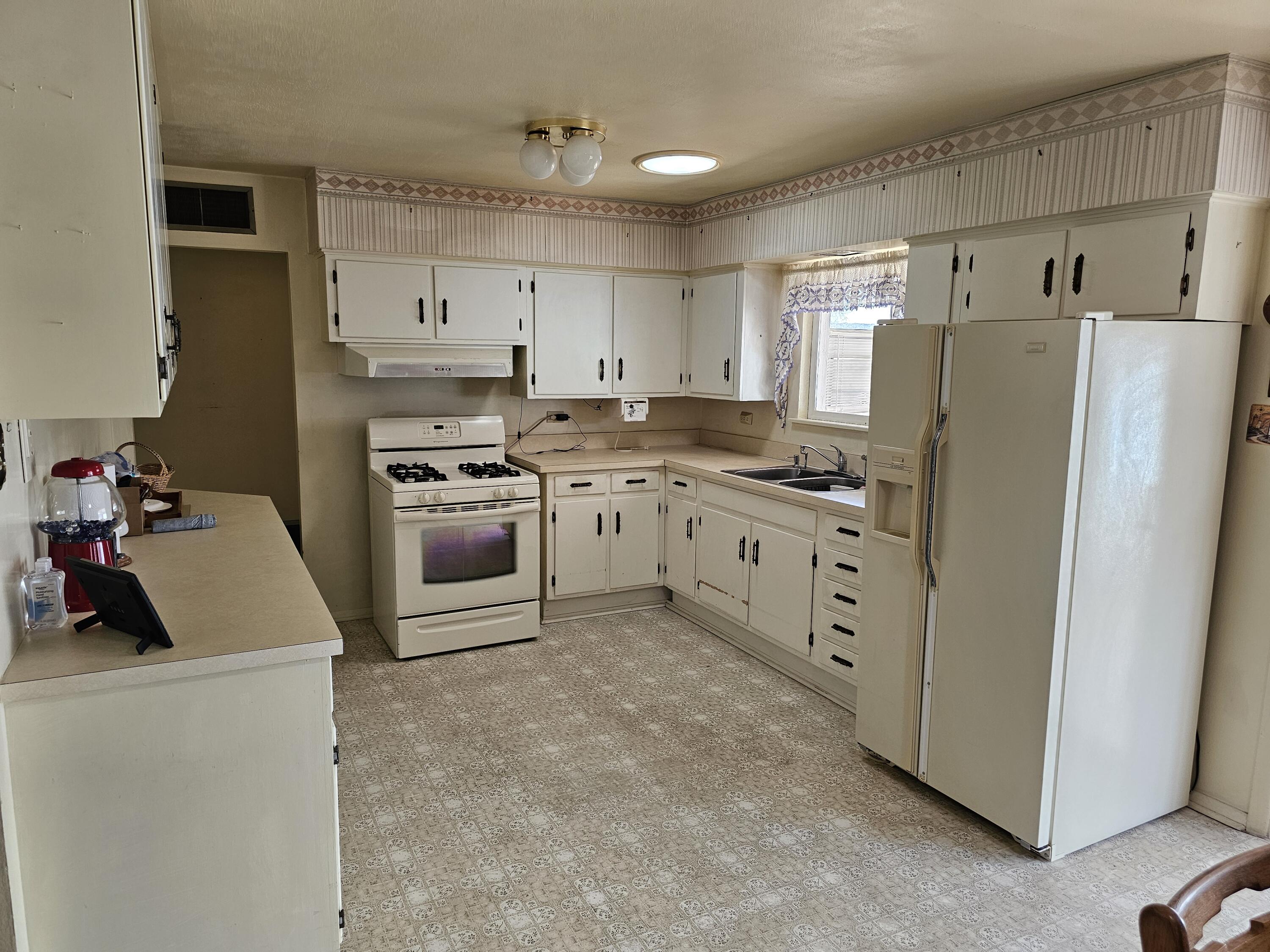 596 Bennie Avenue, Santa Rosa, New Mexico image 6