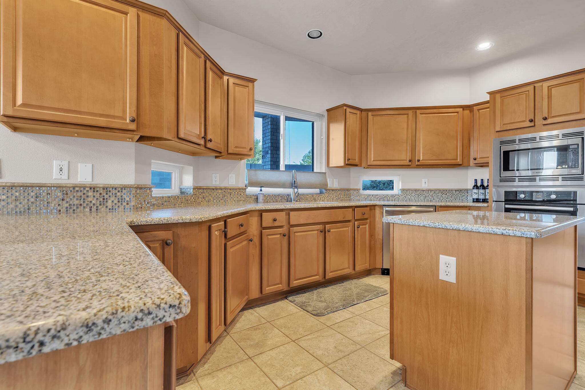 1004 Chiricahua Court SE