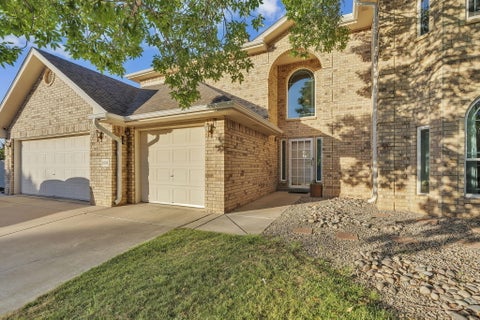 Homes For Sale - 1004 Chiricahua Court<br/> Albuquerque, NM 87123