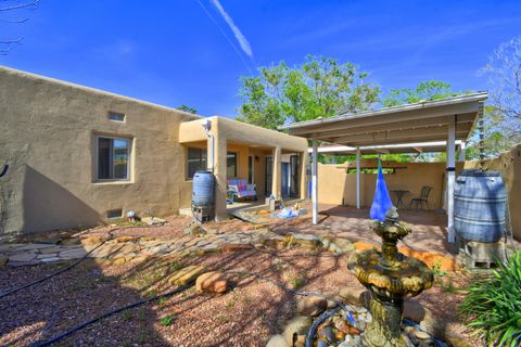 Photo of 1023 Quincy Street SE, Albuquerque, NM 87108 (MLS # 1100776)