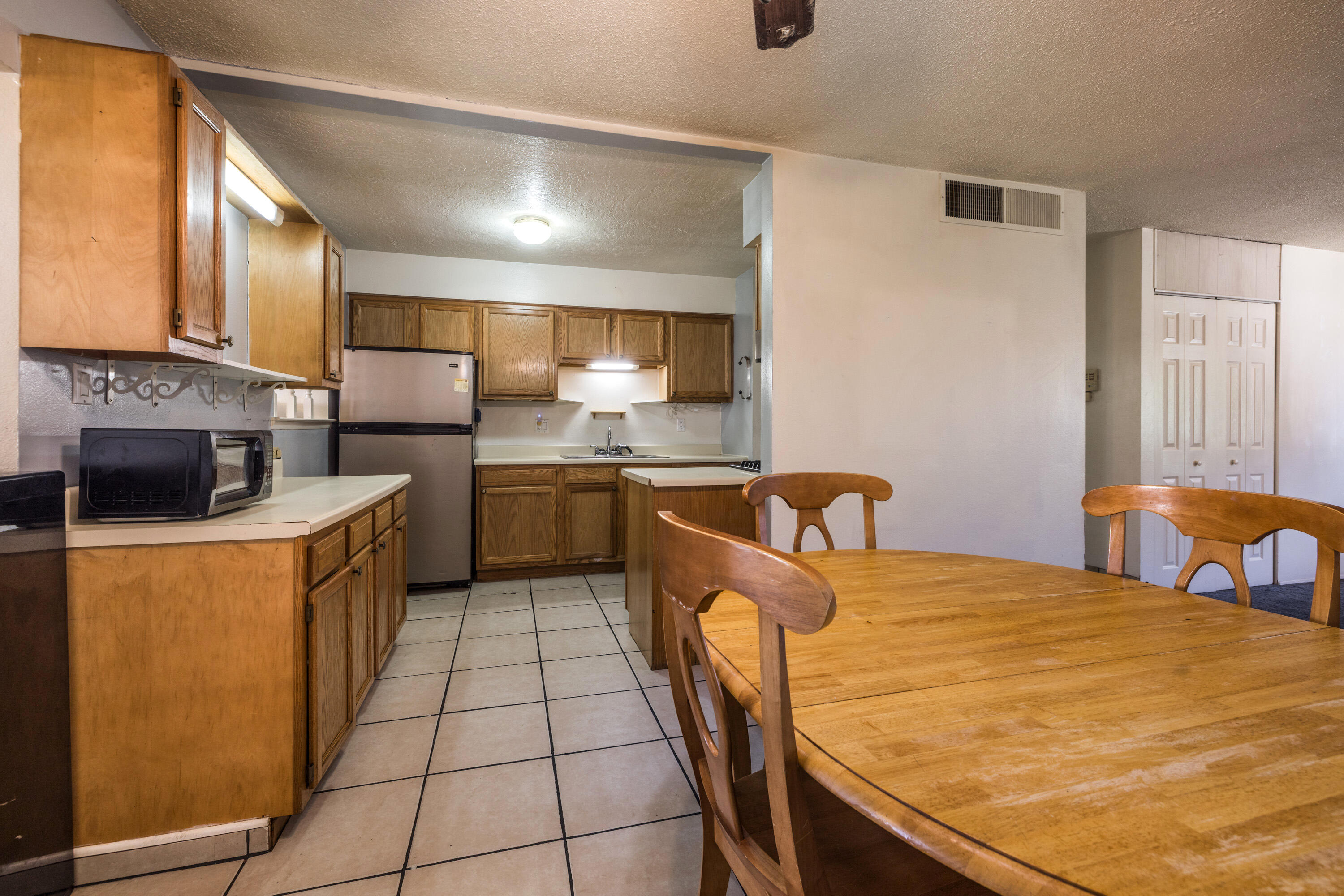 Albuquerque, New Mexico 87121, United States, 3 Bedrooms Bedrooms, ,1 BathroomBathrooms,Residential,Active,219224