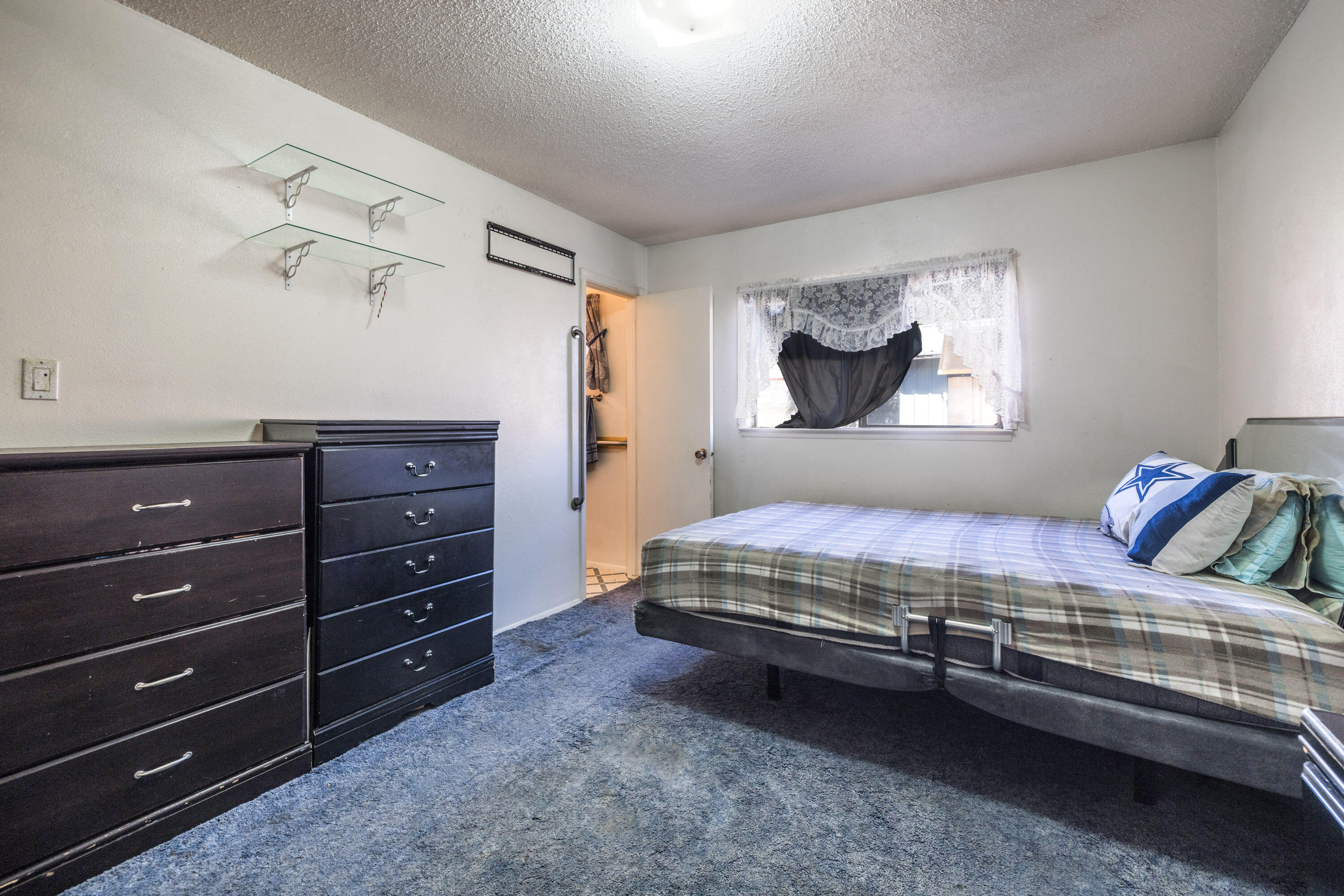 Albuquerque, New Mexico 87121, United States, 3 Bedrooms Bedrooms, ,1 BathroomBathrooms,Residential,Active,219224