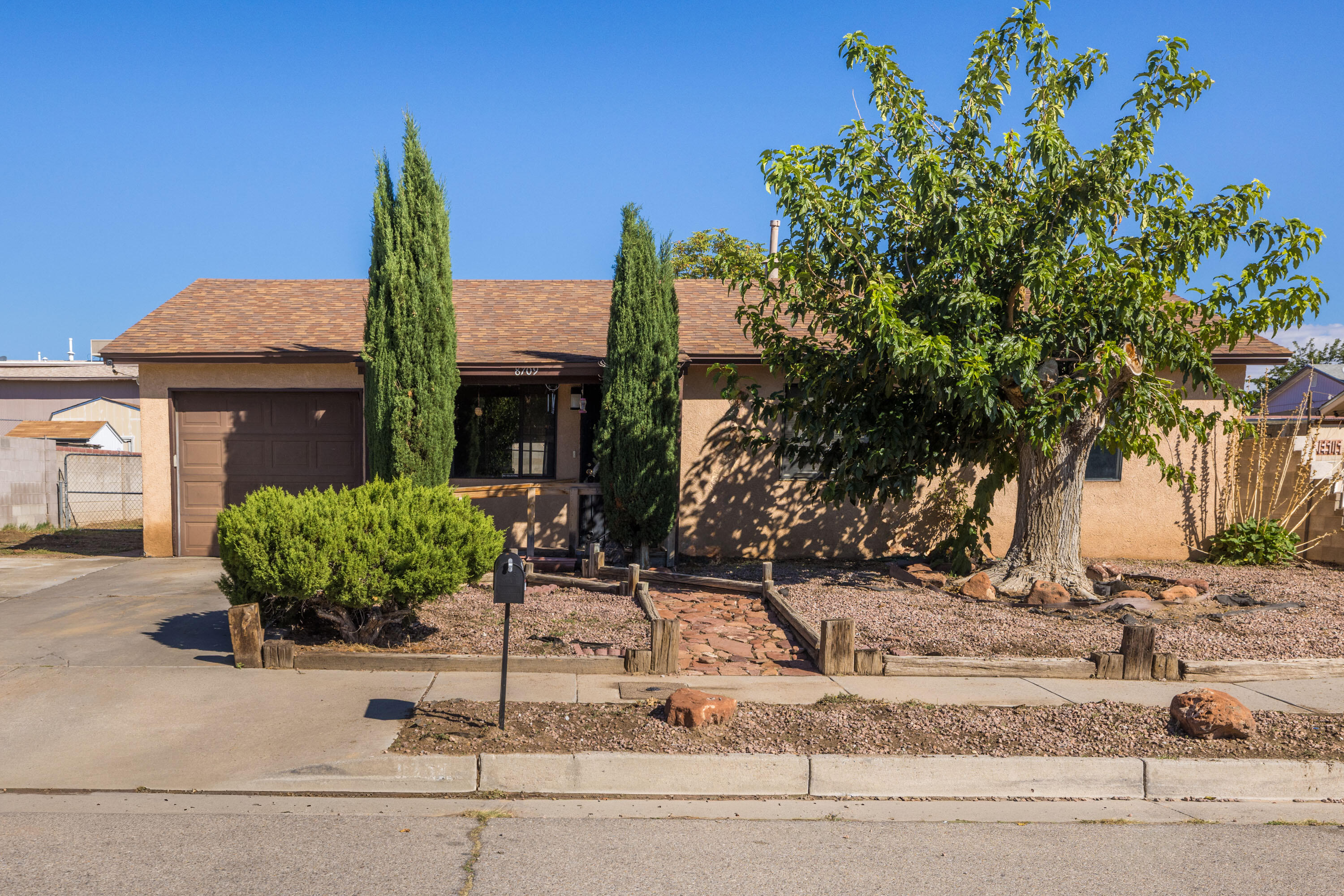 Albuquerque, New Mexico 87121, United States, 3 Bedrooms Bedrooms, ,1 BathroomBathrooms,Residential,Active,219224