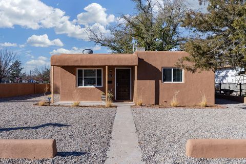 Photo of 2701 Bel Air Drive NE, Albuquerque, NM 87110 (MLS # 1095880)