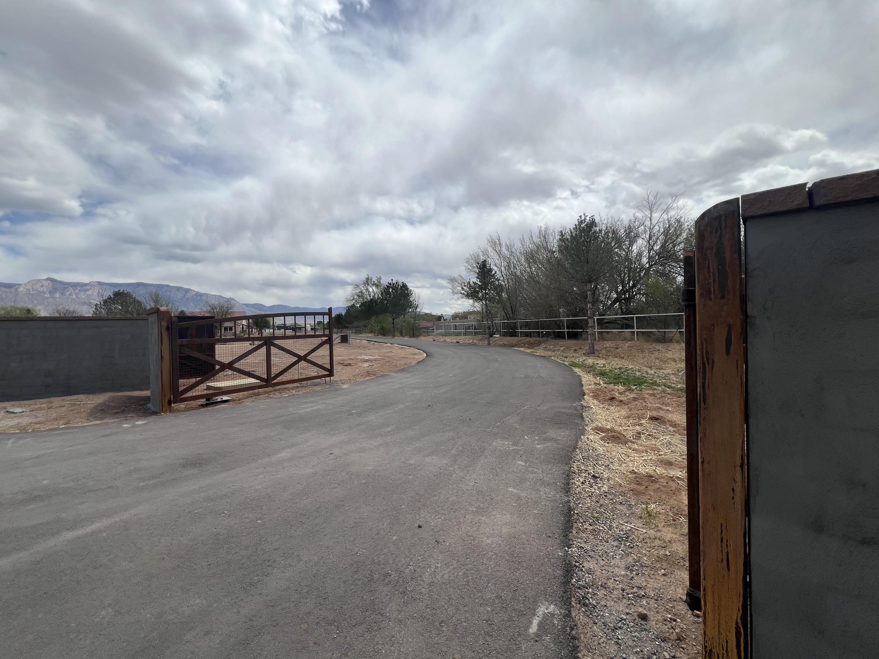 420 Pueblito Lane, Corrales, New Mexico image 8