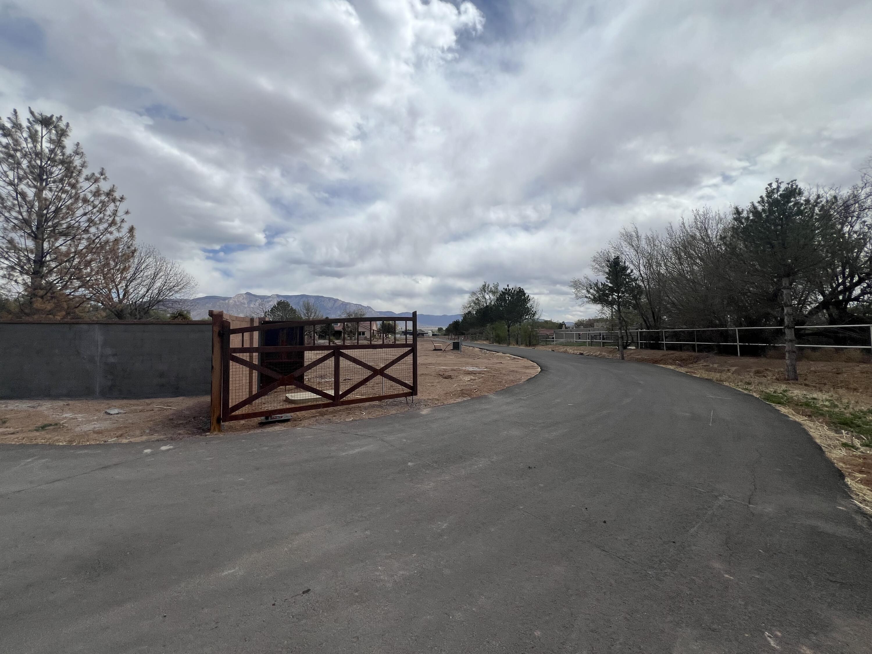 420 Pueblito Lane, Corrales, New Mexico image 6