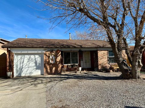 Photo of 412 56th Street SW, Albuquerque, NM 87121 (MLS # 1096970)