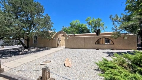Photo of 3816 Pennsylvania Street NE, Albuquerque, NM 87110 (MLS # 1105264)