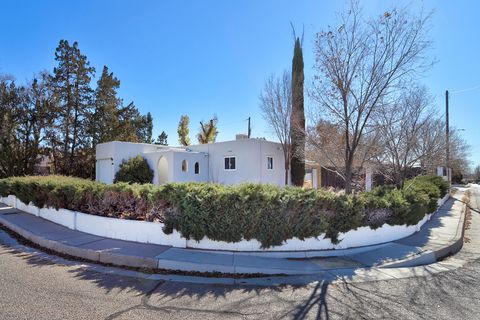 Photo of 8802 Aztec Road NE, Albuquerque, NM 87111 (MLS # 1095690)