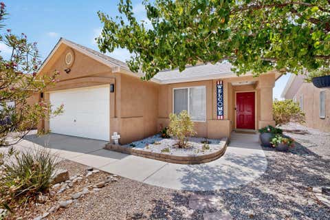 Photo of 819 Corel Drive SW, Albuquerque, NM 87121 (MLS # 1107696)