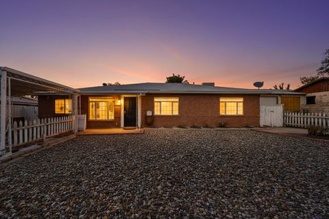 Photo of 8623 Menaul Boulevard NE, Albuquerque, NM 87112 (MLS # 1097284)