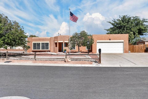 Photo of 916 Player Loop SE, Sandia Park, NM 87047 (MLS # 1111036)