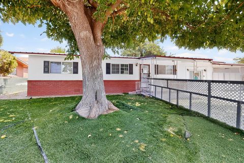 Photo of 222 64th Street NW, Albuquerque, NM 87105 (MLS # 1101958)