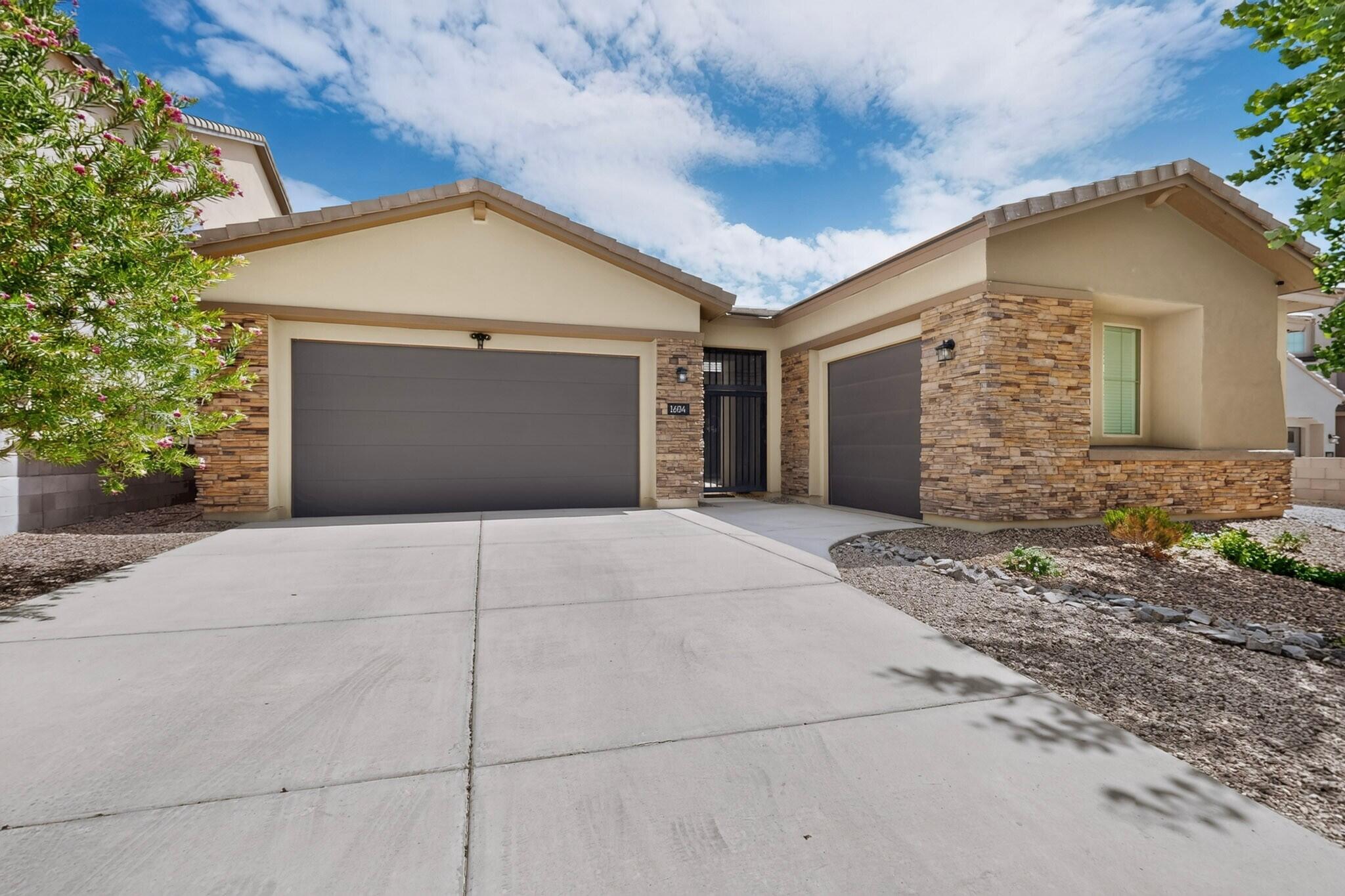 1604 Deer Valley Trail NW