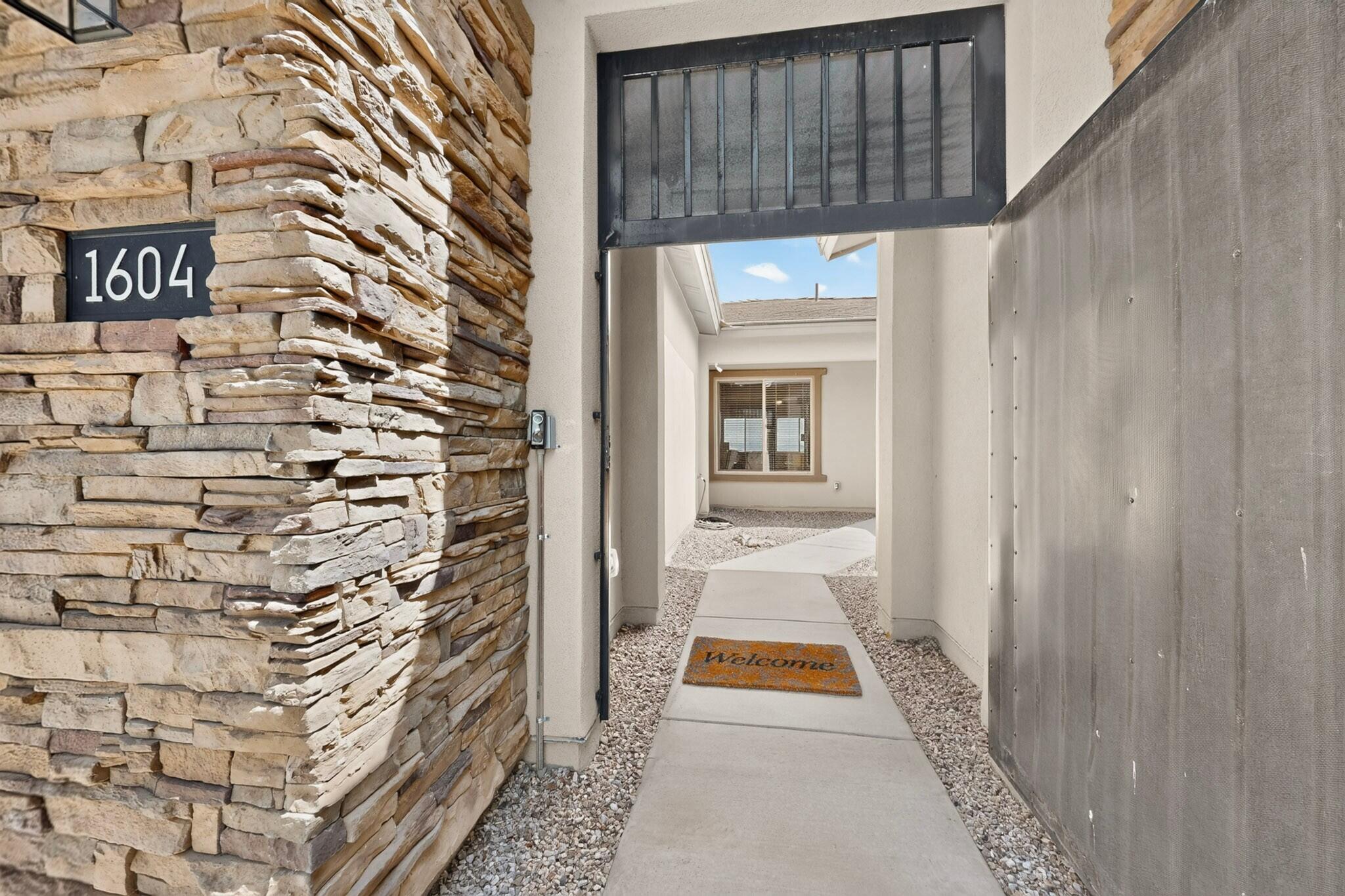 1604 Deer Valley Trail NW