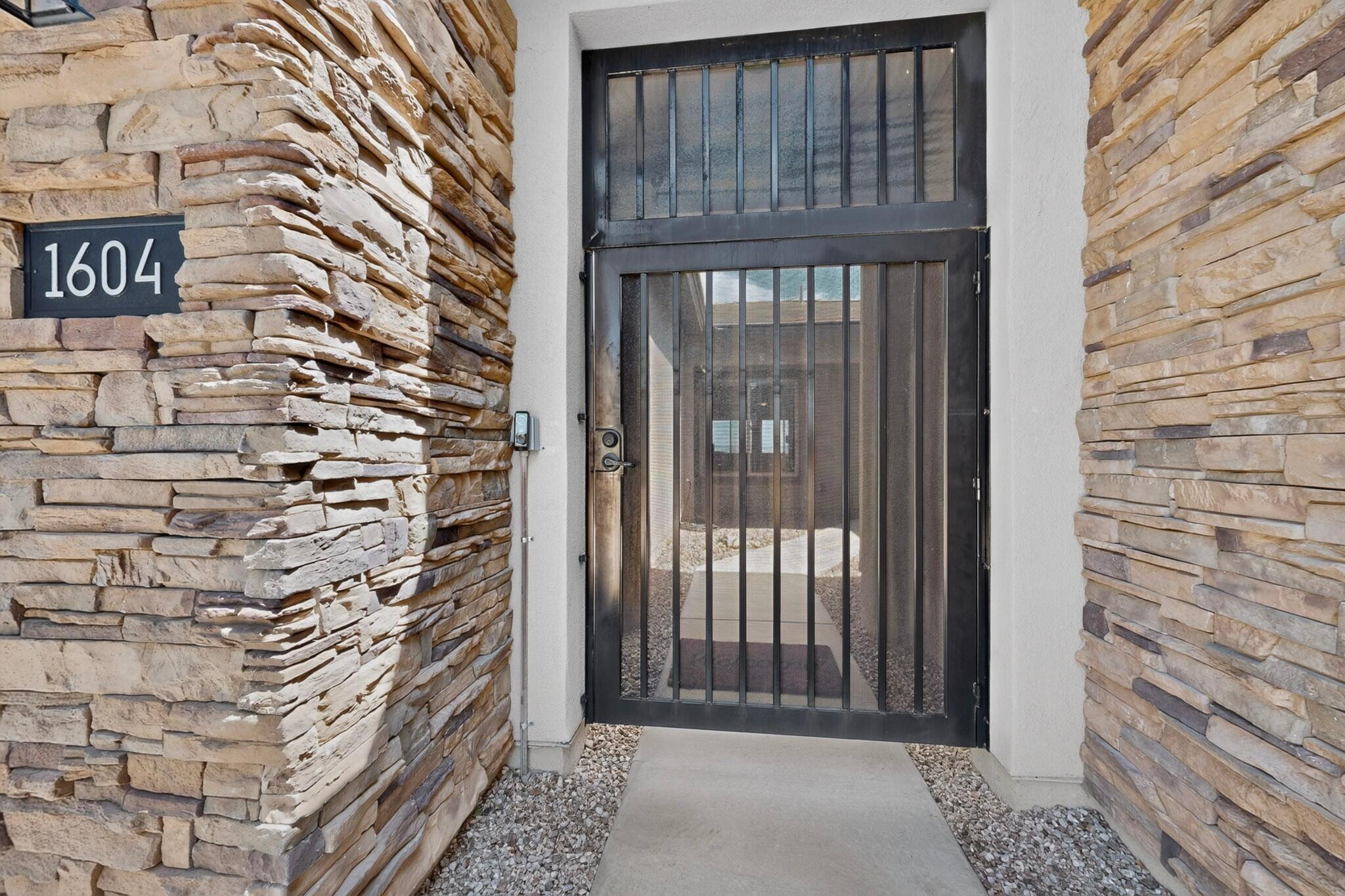 1604 Deer Valley Trail NW