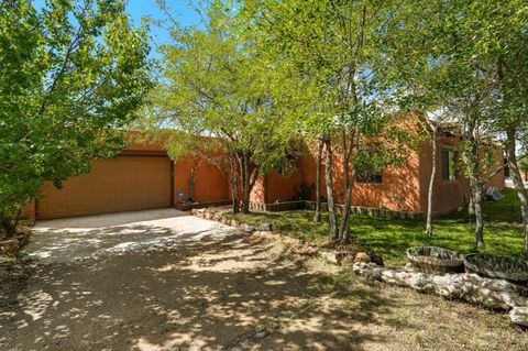 Photo of 74 LAS ESTRELLAS, Santa Fe, NM 87507 (MLS # 1091995)