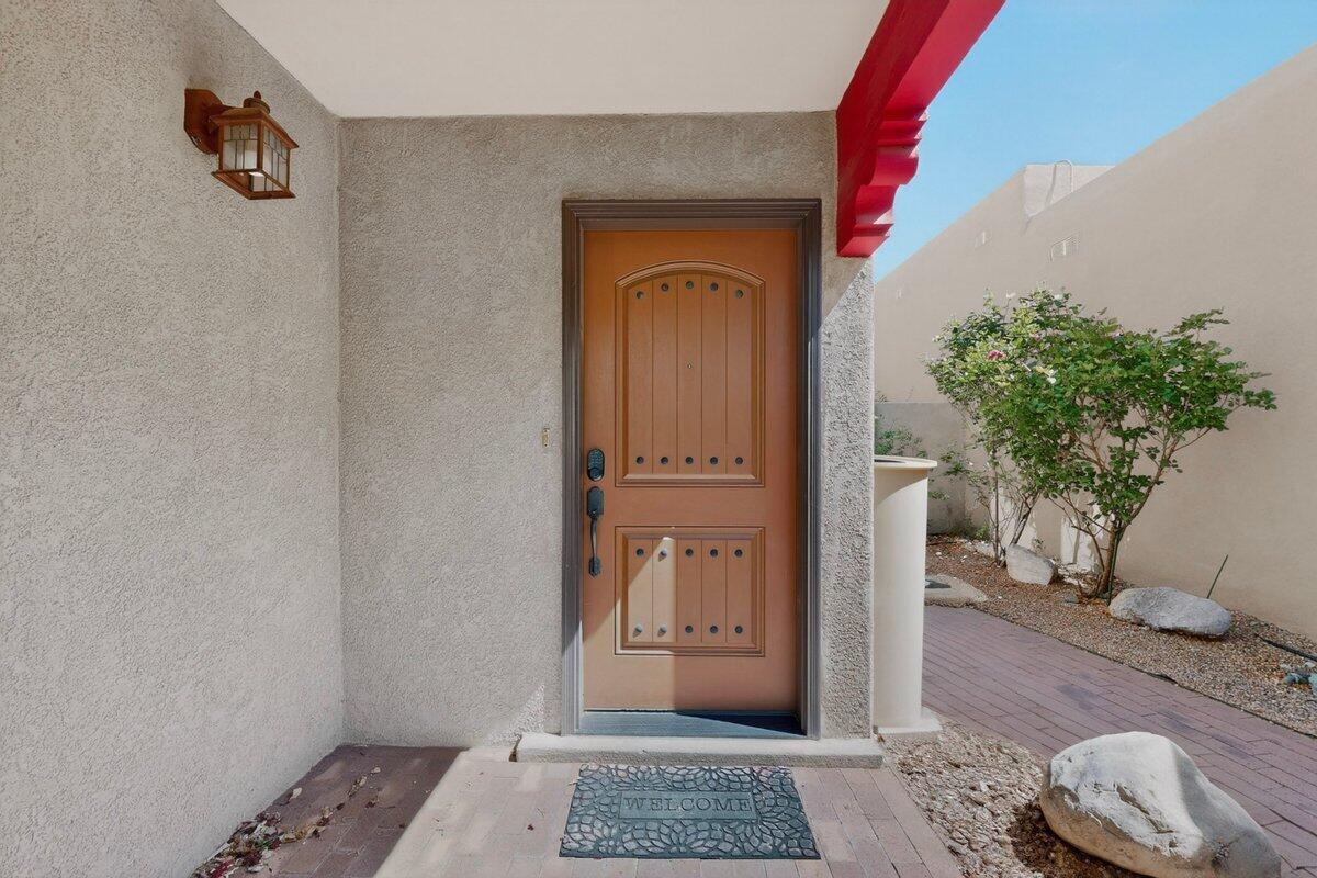 9633 De Vargas Loop NE