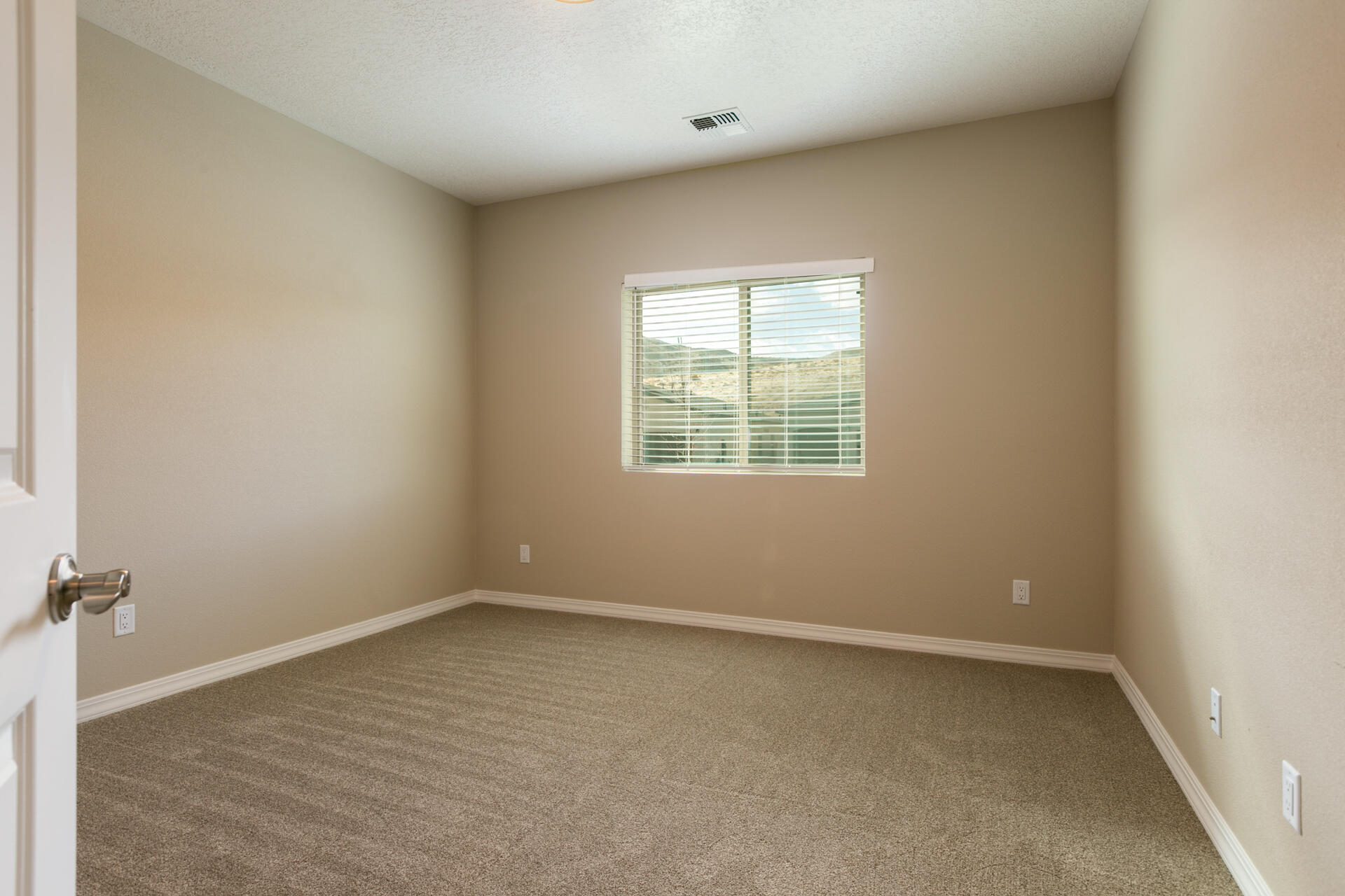 4860 Guadalupe Peak Street, Los Lunas, New Mexico image 5