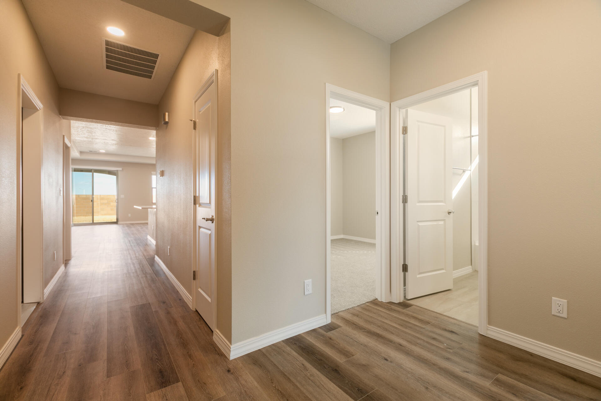4860 Guadalupe Peak Street, Los Lunas, New Mexico image 4