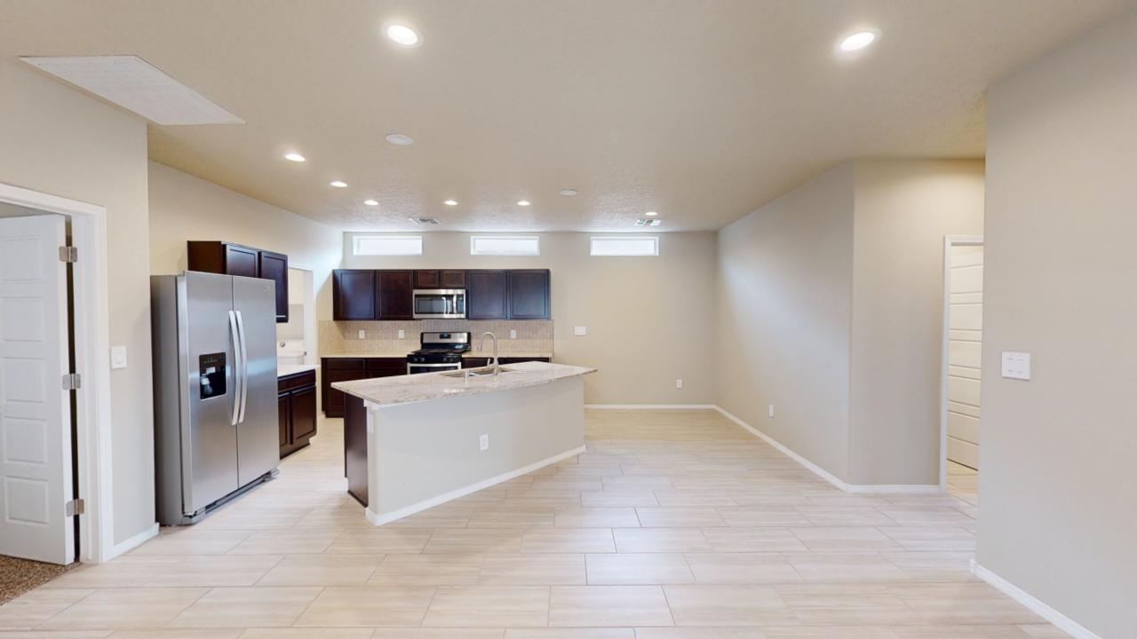 1659 Tierra Verde Loop, Los Lunas, New Mexico image 2