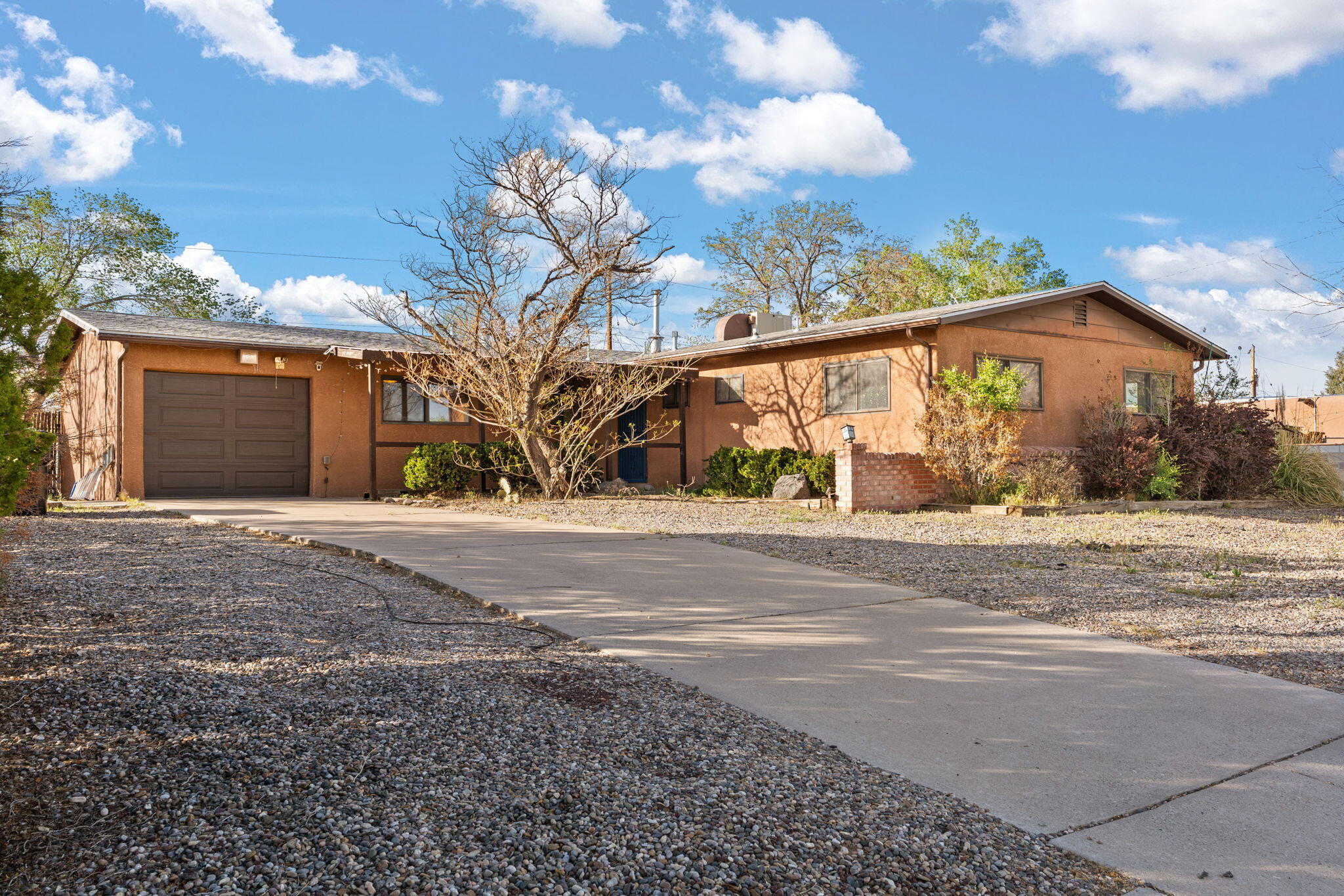 5804 Chaparral Circle, Albuquerque, New Mexico image 1