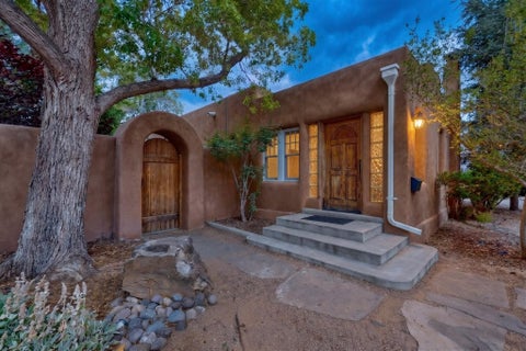 Homes For Sale - 315 Solano Drive<br/> Bernalillo County, Albuquerque, NM 87108