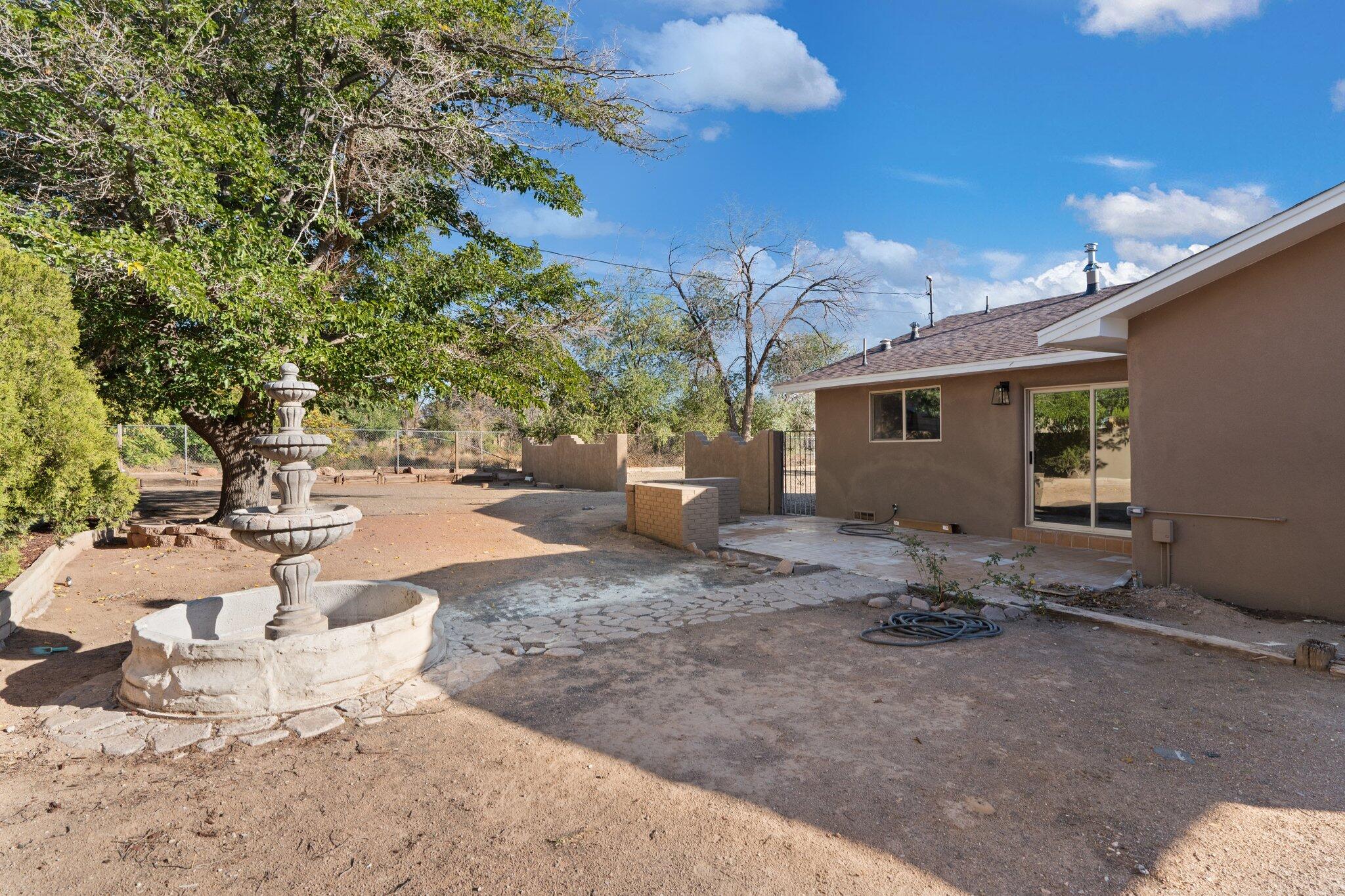 425 El Ensueno Road, Albuquerque, New Mexico image 32