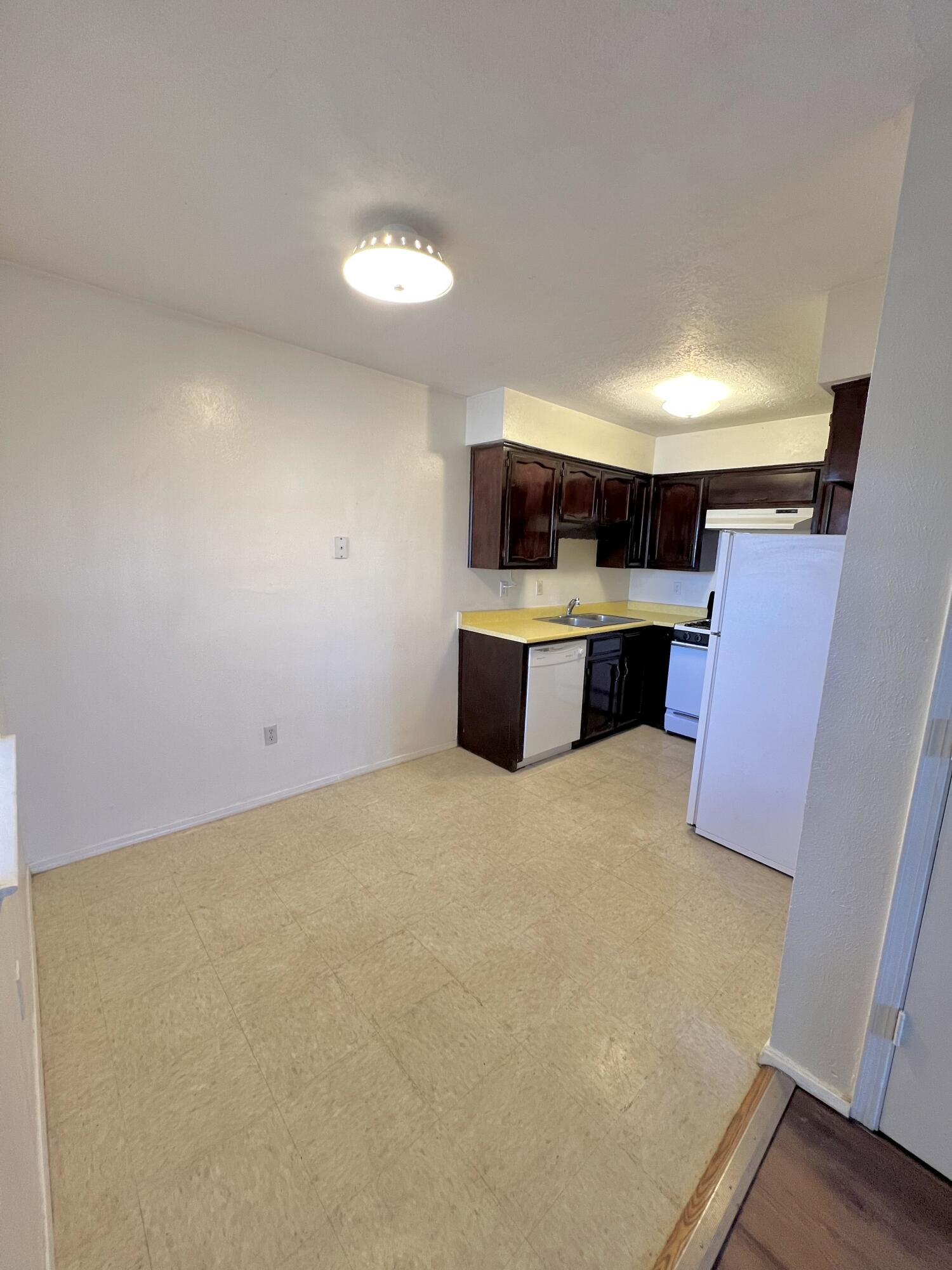 12200 Candelaria Road NE