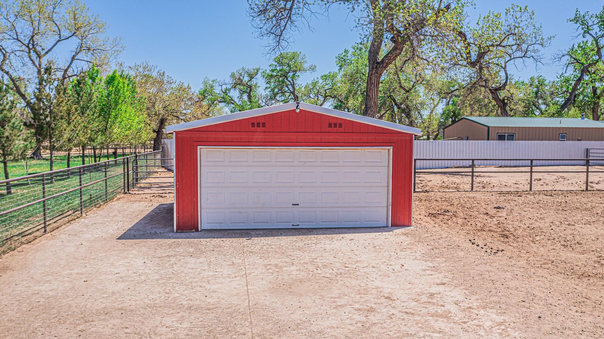 Wildwood Lane, Peralta, New Mexico image 20