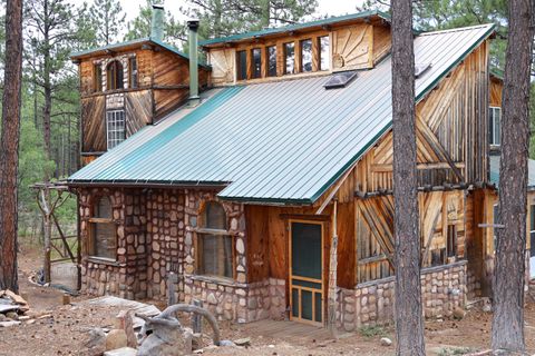 Homes For Sale - 13 Nottingham Drive<br/> Torreon, NM 87061