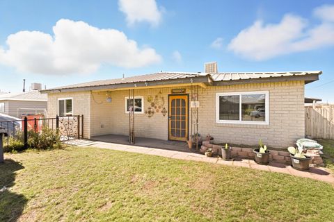Photo of 911 Impala Drive, Belen, NM 87002 (MLS # 1093134)