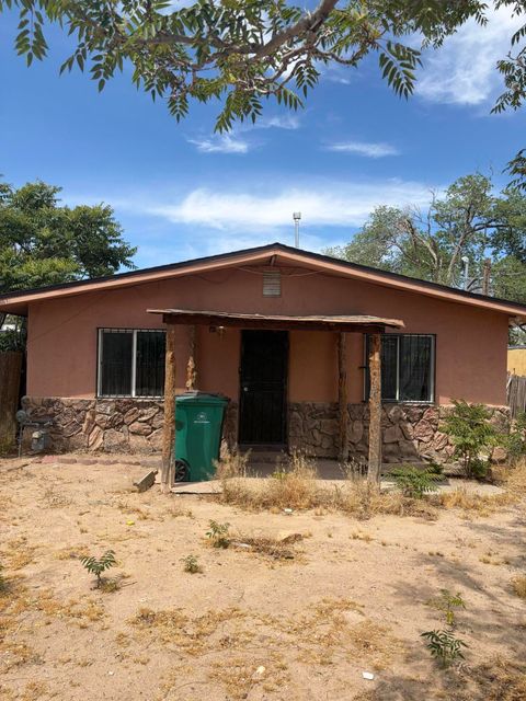 Photo of 3123 Leo Road SW #C, Albuquerque, NM 87105 (MLS # 1102842)