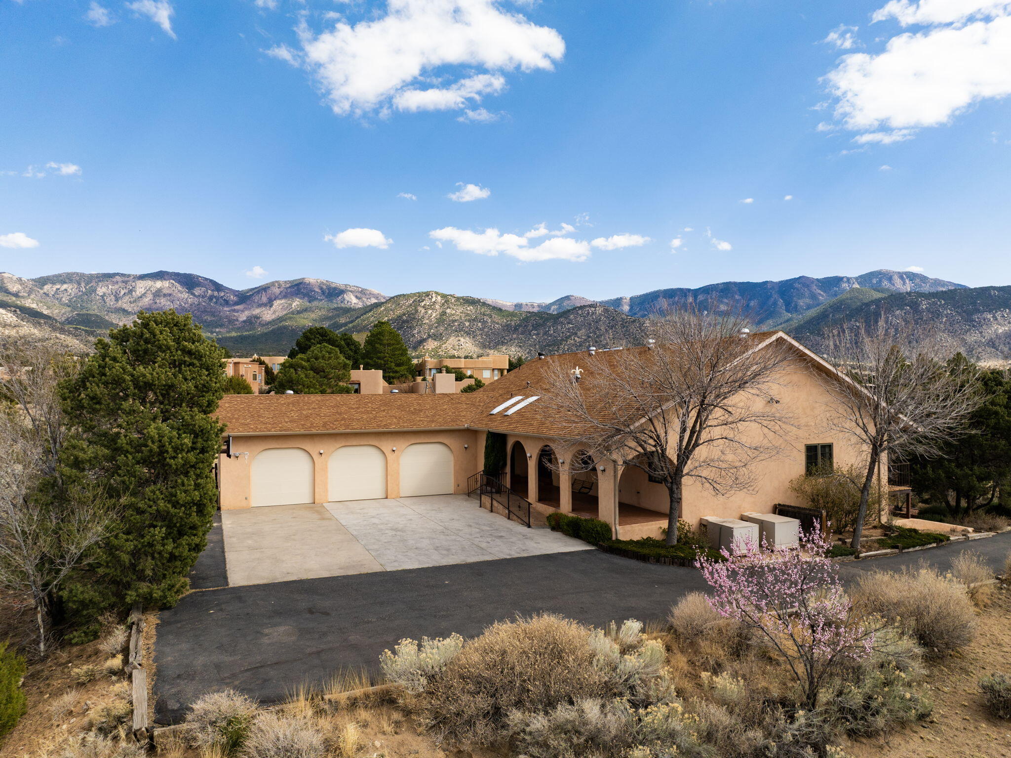 1415 San Rafael Avenue NE