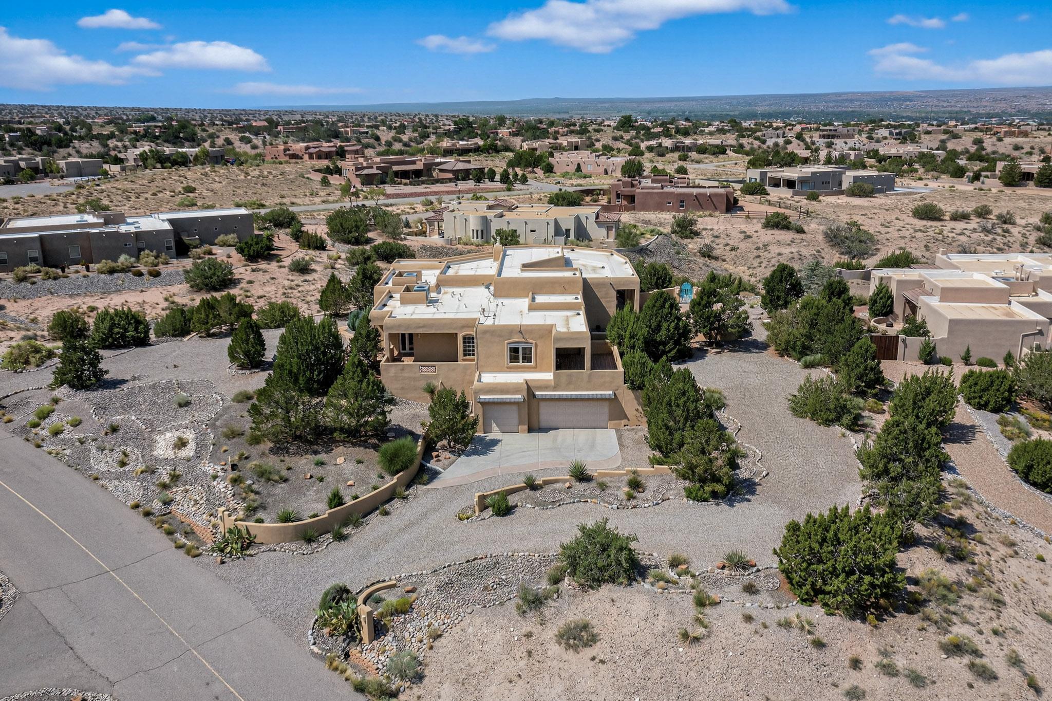 5 BASKETWEAVER Court