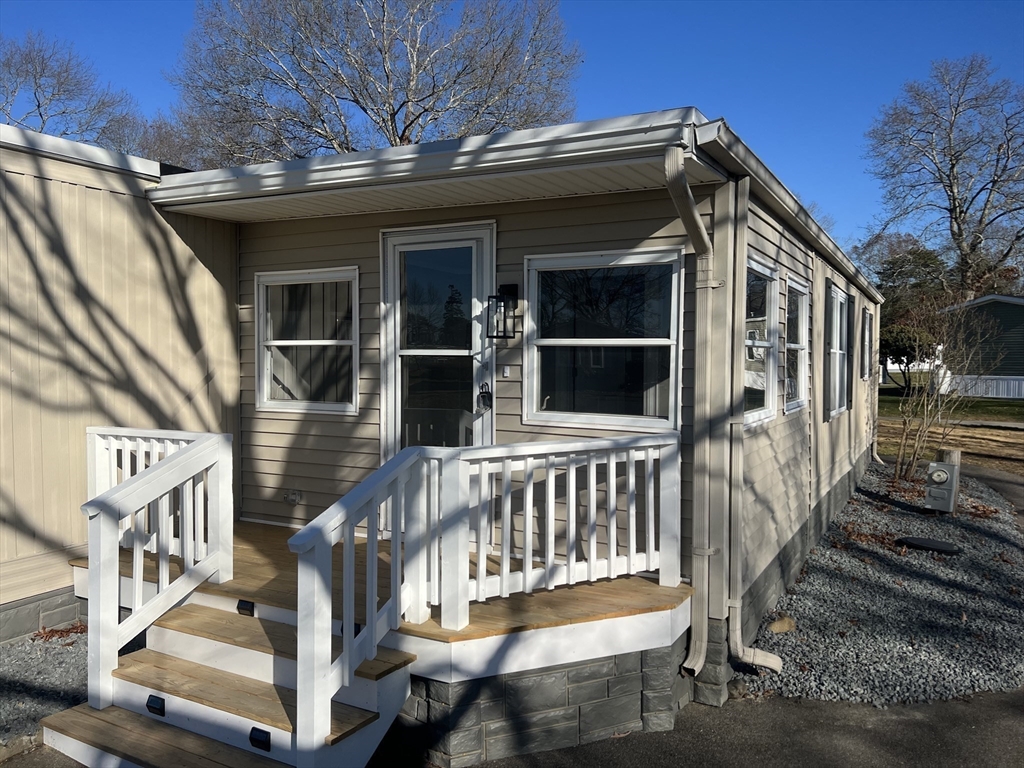 17 Bayberry Ln