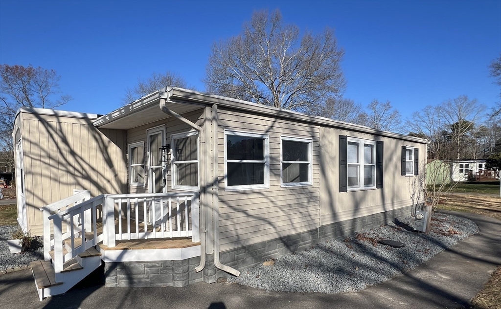 17 Bayberry Ln