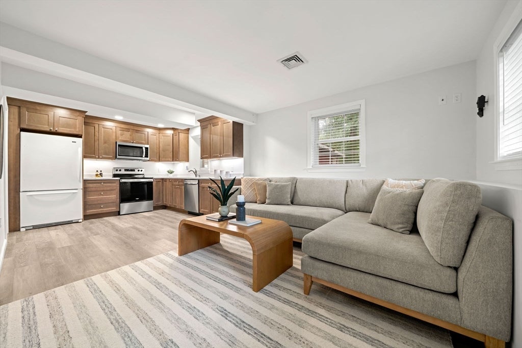 103 Sarno Ln, Tewksbury, MA Photo #21