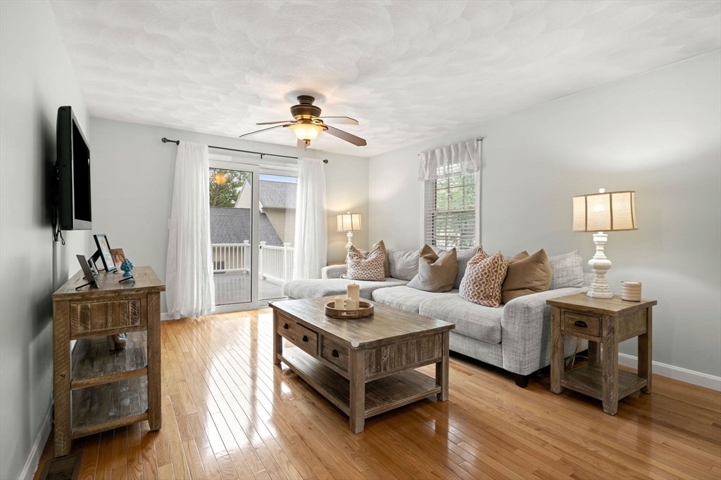103 Sarno Ln, Tewksbury, MA Photo #9