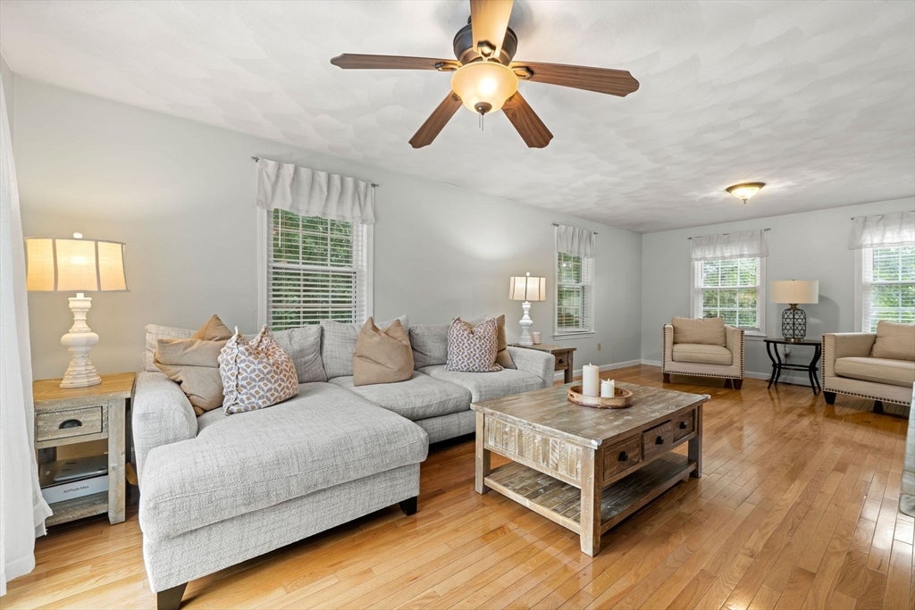 103 Sarno Ln, Tewksbury, MA Photo #7